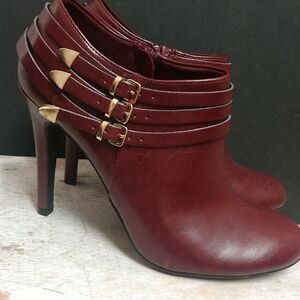👍 Pretty Vintage Burgundy Booties Size 8.   80s styling.  A7